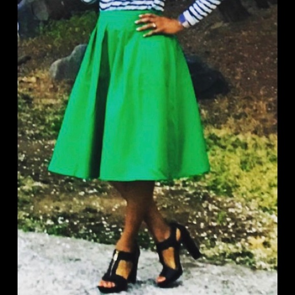 High Waisted Kelly Green Skater Circle Midi Skirt - Picture 5 of 5